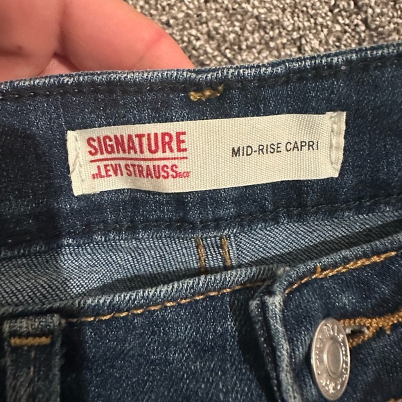 Mid Rise Capris - Picture 3 of 3